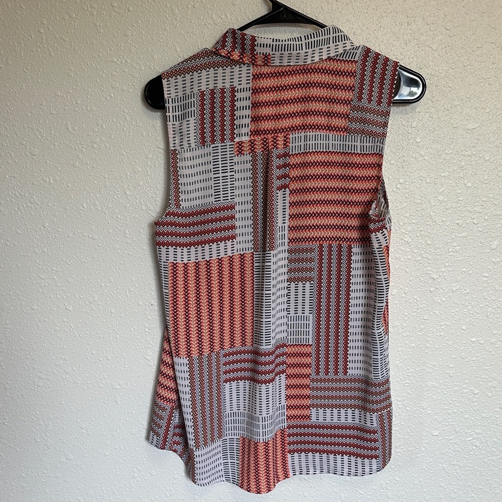 Dana Buchman Red and White Sleeveless Quarter Button Shirt Size Medium - Picture 6 of 11
